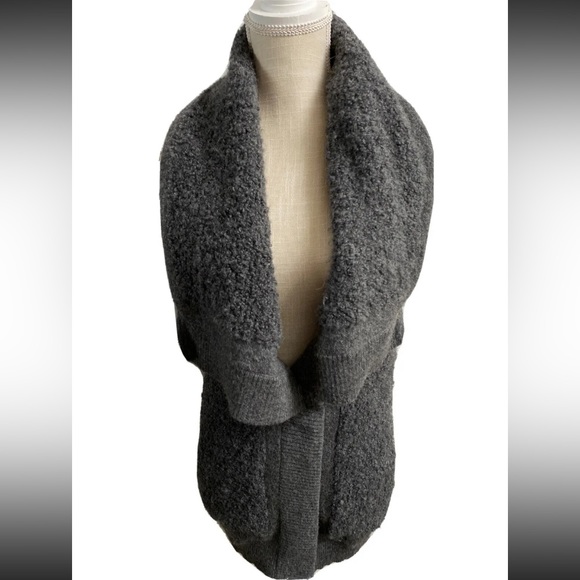 Antropologie Leifsdottir - Gray Alpaca Hook Front Tunic Vest Sz S $229 - Picture 3 of 12
